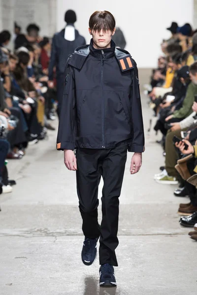 Look 19